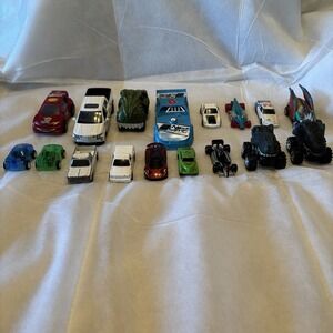 Mixed Lot Of 17 Die Cast / Plastic Vehicles - Hot Wheels - Dinobros - Pull Back